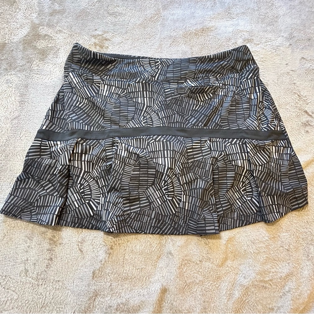 Nike black grey golf skort Dri-Fit Tour Performance ruffle pockets Size L